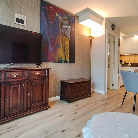 1 Bedroom Lovely In *